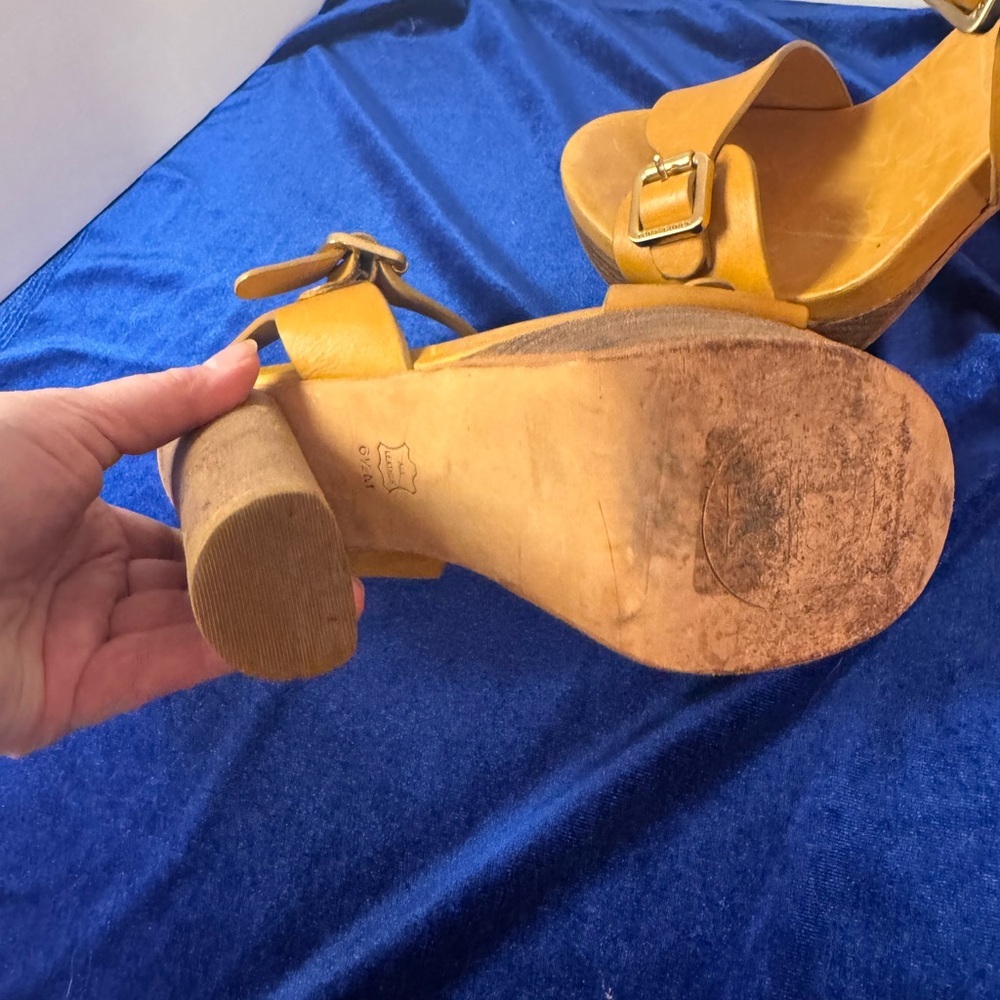 Tory Burch Women's Tatum Tan Sandals - Picture 6 of 10